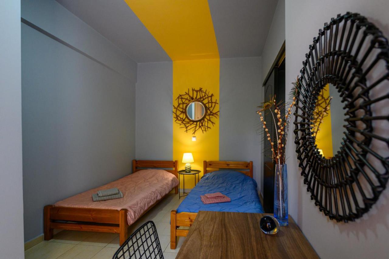 Rea Apartment II "1Minute From The Beach" Kalamata Exterior foto