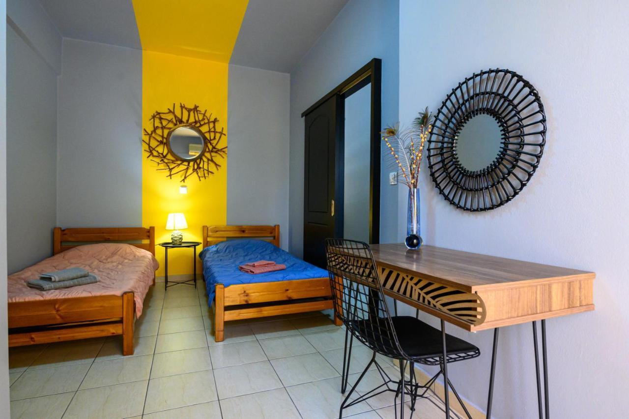 Rea Apartment II "1Minute From The Beach" Kalamata Exterior foto