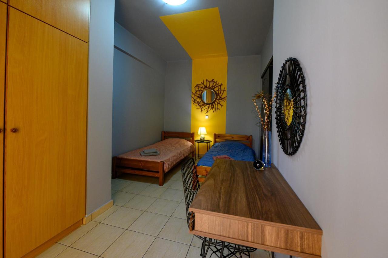 Rea Apartment II "1Minute From The Beach" Kalamata Exterior foto