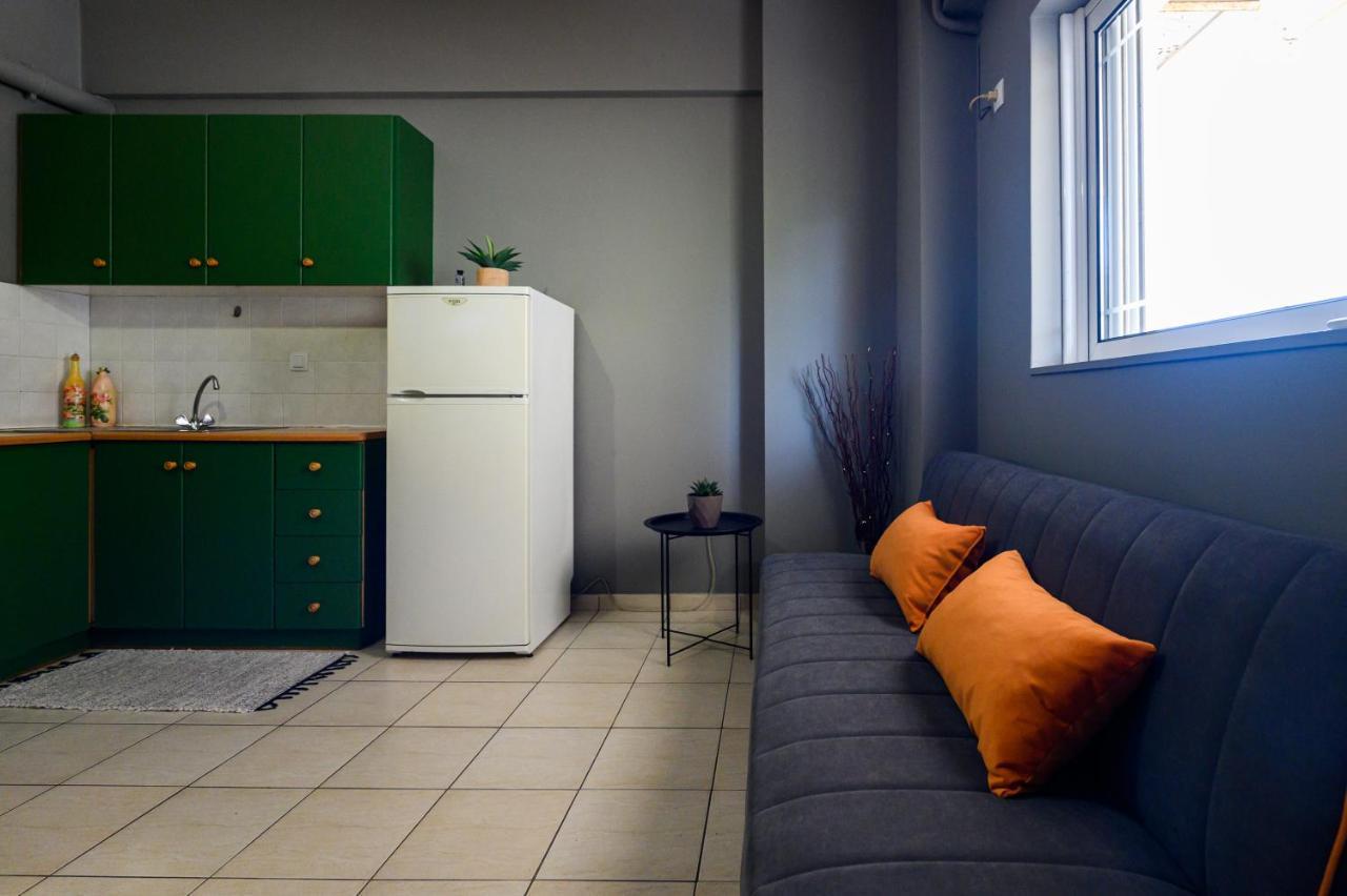 Rea Apartment II "1Minute From The Beach" Kalamata Exterior foto